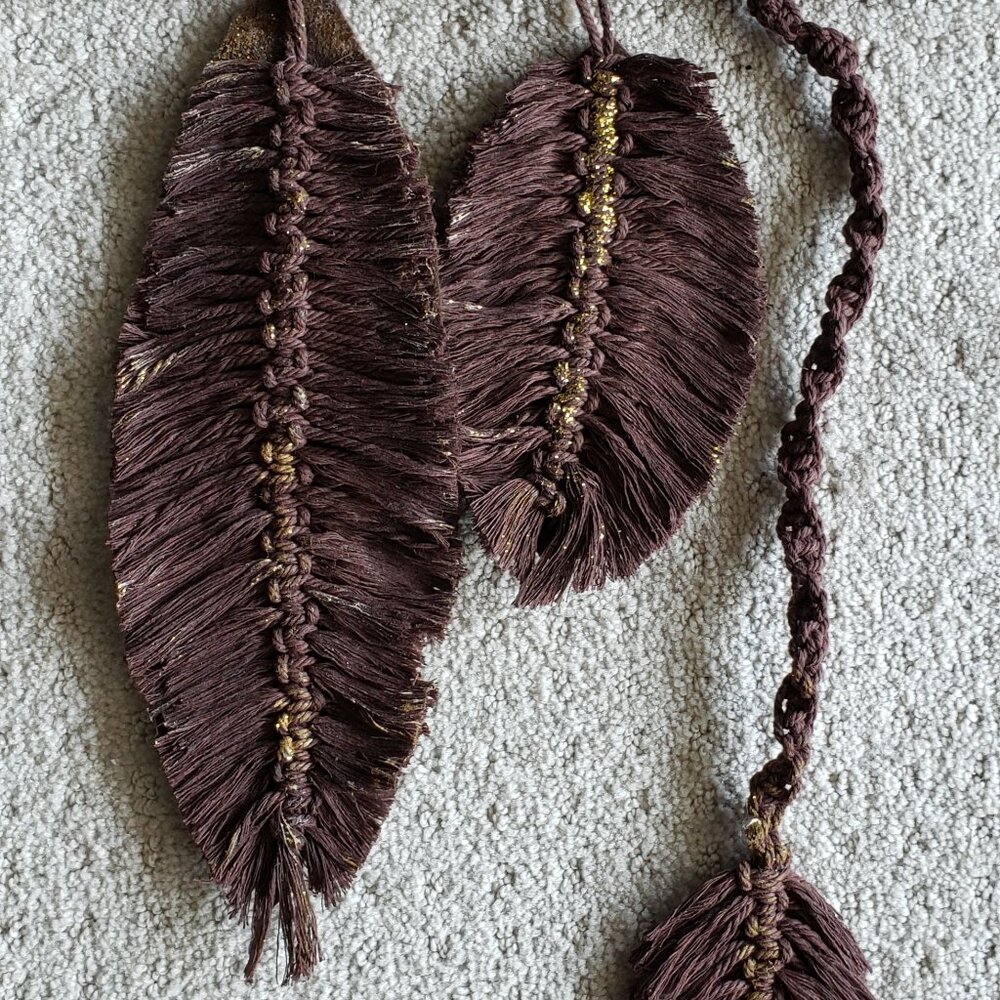 New handmade macrame leaf decor. 11x9, brown and gold.